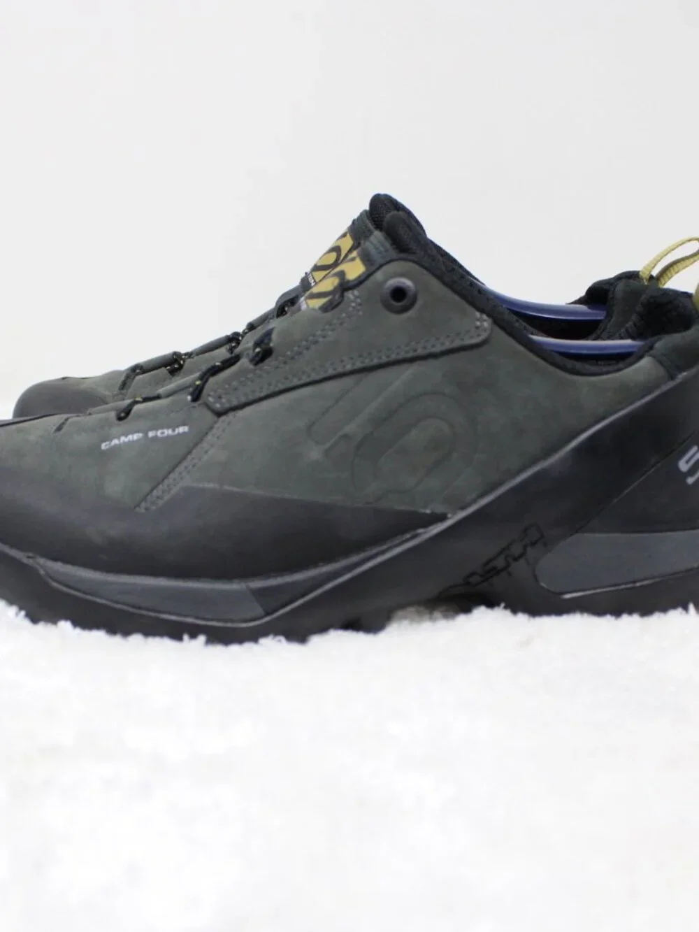 Five Ten Camp Four Hiking Shoes Mens 9 Gray Stealth Rubber Approach Lace Up
